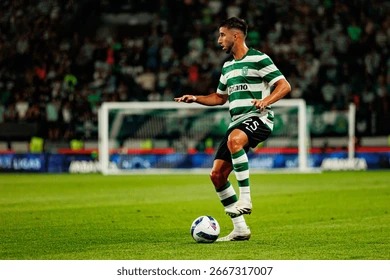 棒球的本质就是打完就跑.....跑到球追不上你就好